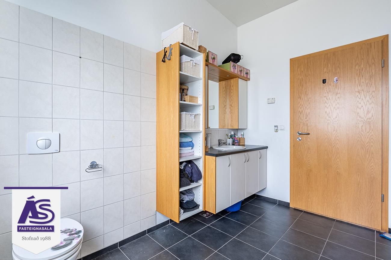 Tjarnabraut 14, 260 Reykjanesbær