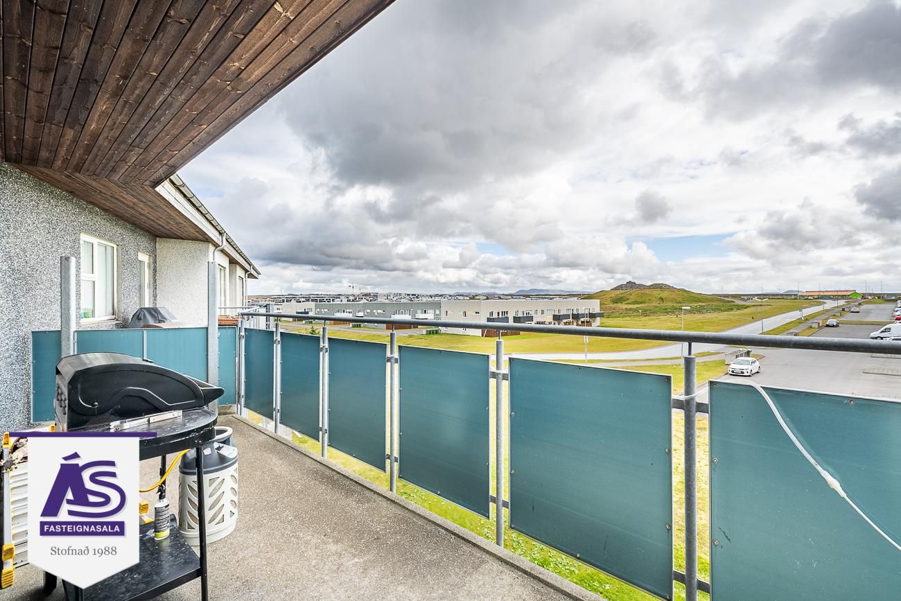 Tjarnabraut 14, 260 Reykjanesbær