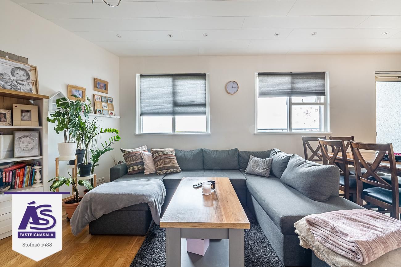 Tjarnabraut 14, 260 Reykjanesbær