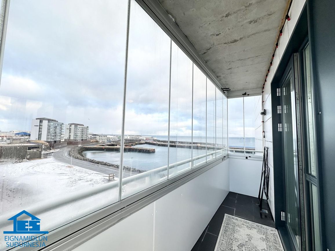 Pósthússtræti 1, 230 Reykjanesbær