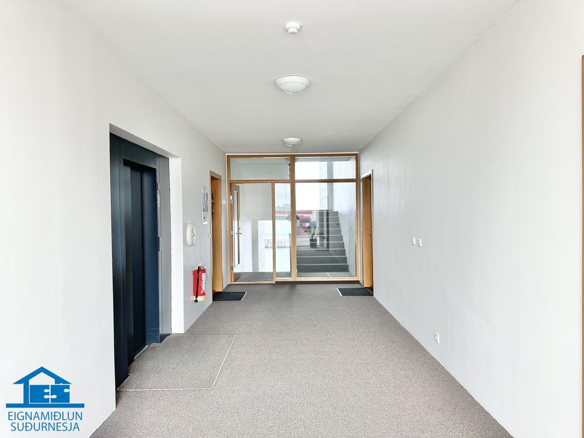 Pósthússtræti 1, 230 Reykjanesbær