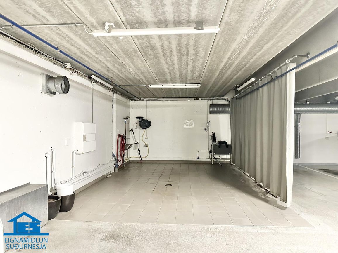 Pósthússtræti 1, 230 Reykjanesbær