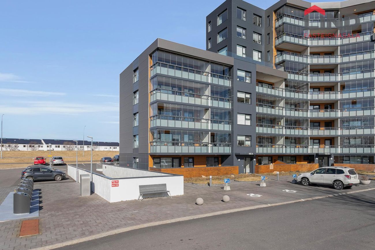 Hraunbær 103A, 110 Reykjavík