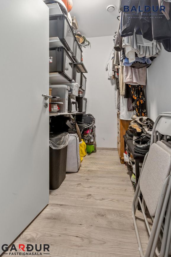 Grensásvegur 12 - 0303, 108 Reykjavík