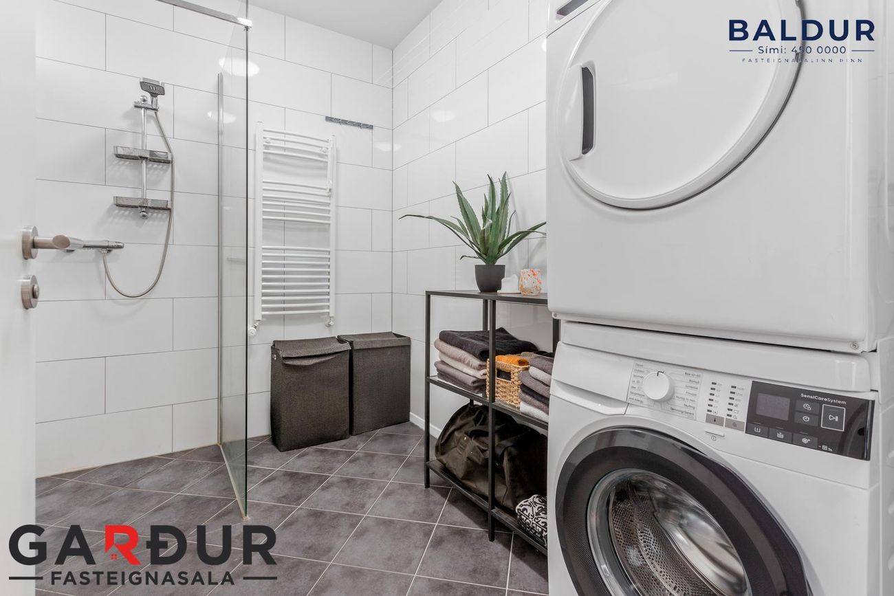 Grensásvegur 12 - 0303, 108 Reykjavík