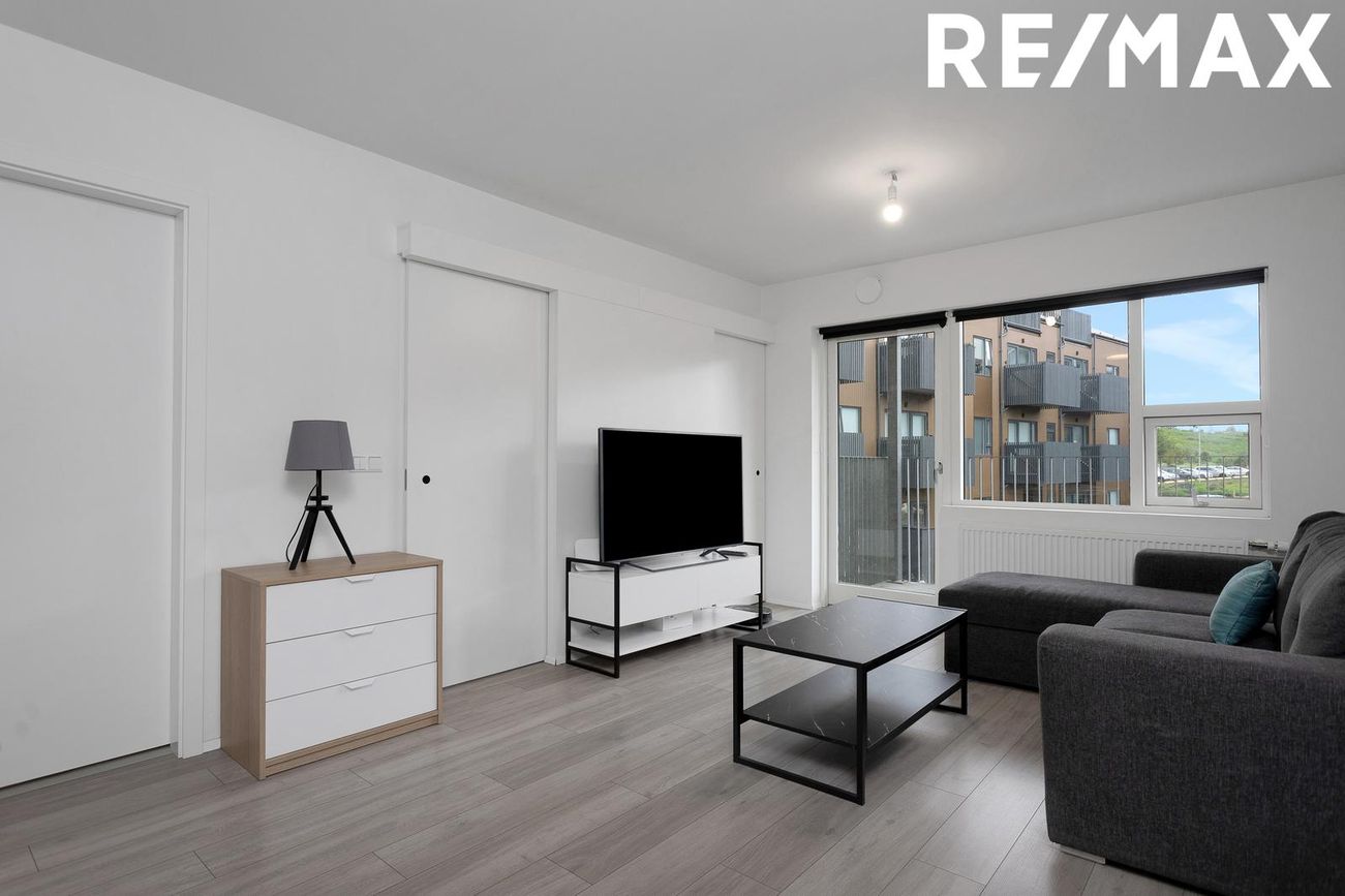 Jöfursbás 11B, 112 Reykjavík