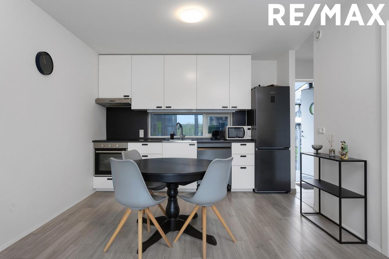 Jöfursbás 11B, 112 Reykjavík