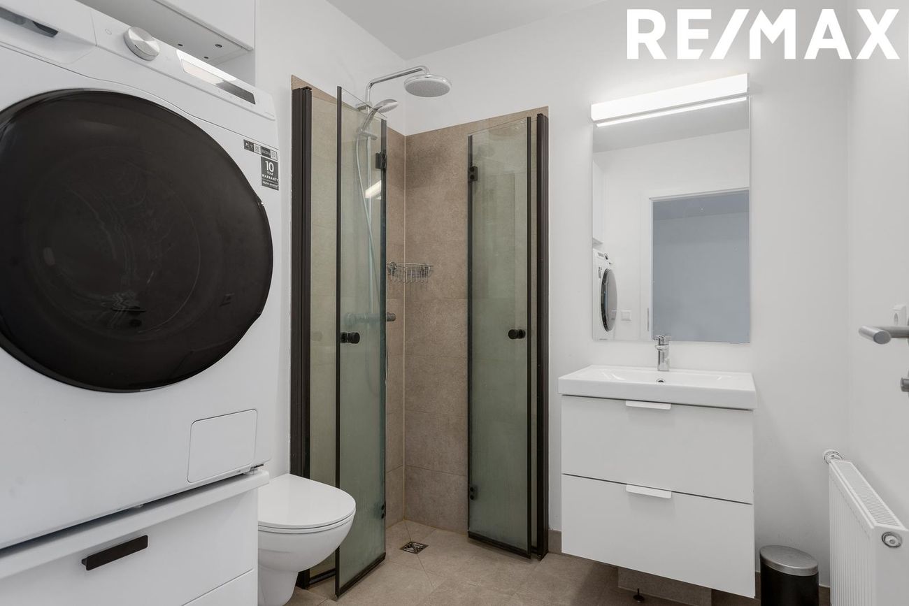 Jöfursbás 11B, 112 Reykjavík