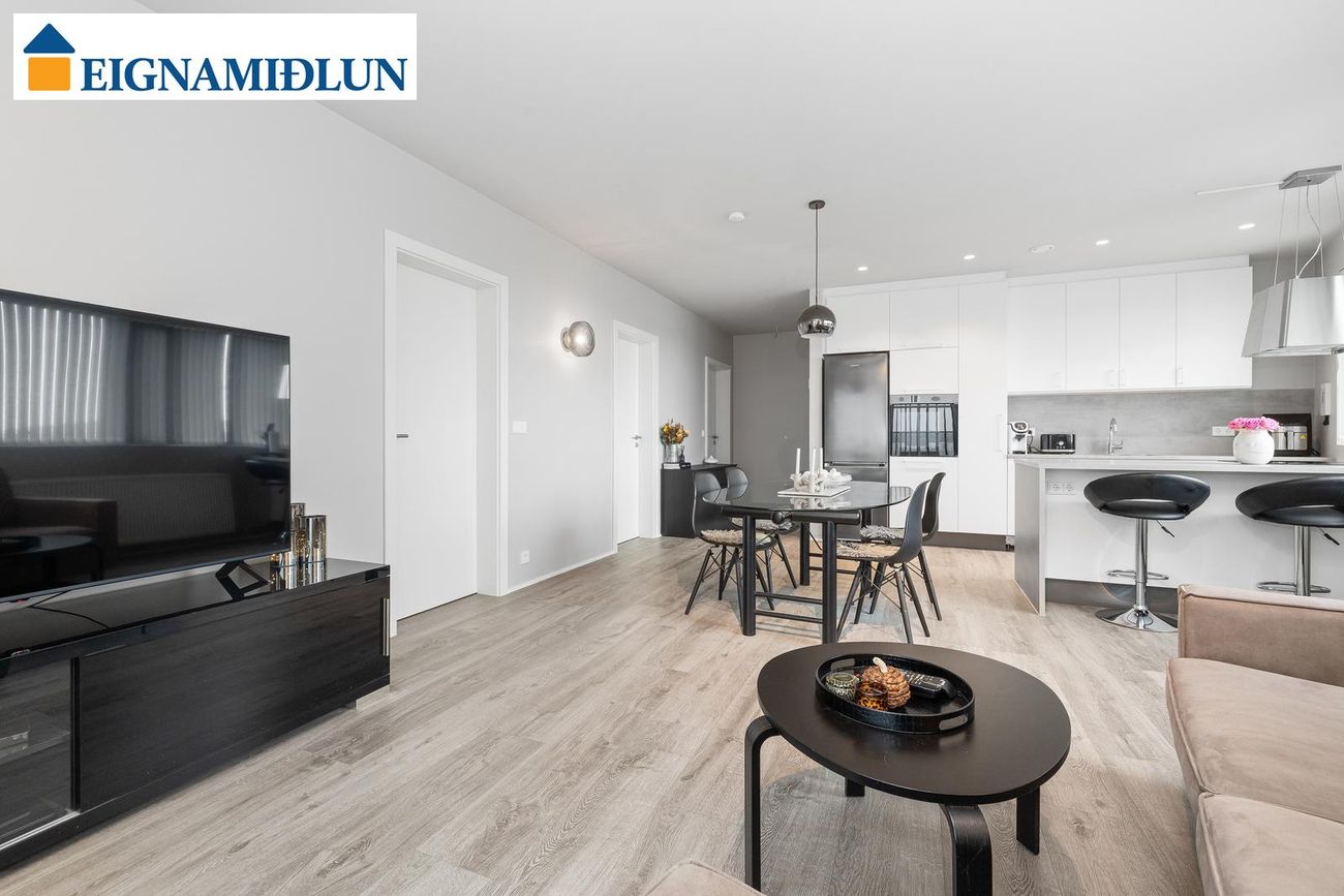 Rökkvatjörn 1, 113 Reykjavík