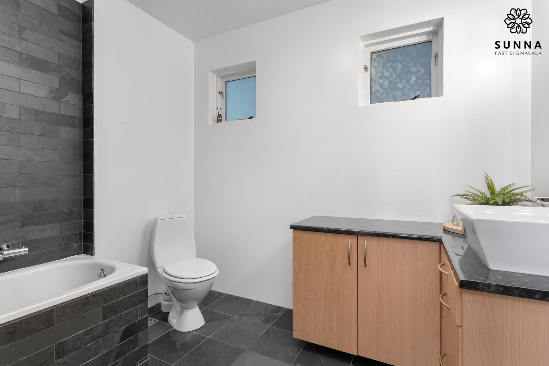 Ástún 10, 200 Kópavogur