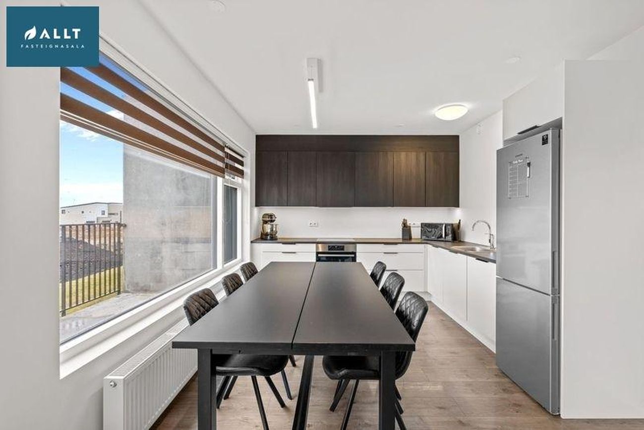 Bjarkardalur 26B, 260 Reykjanesbær