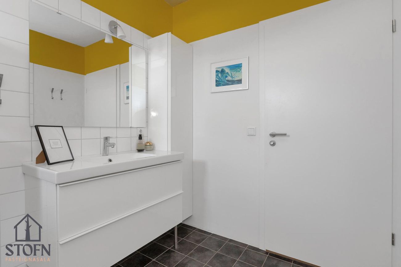 Flatahraun 1, 220 Hafnarfjörður