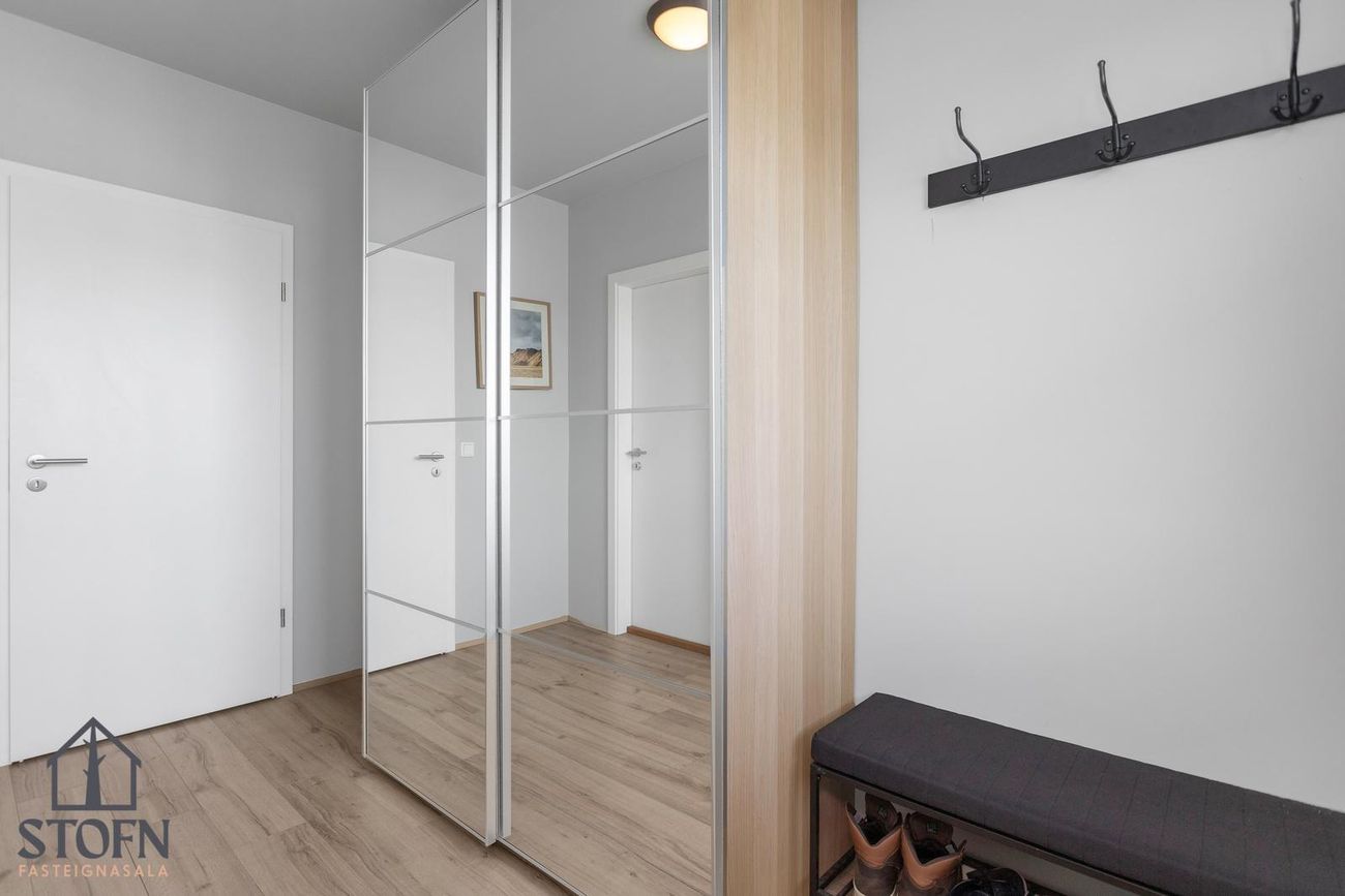 Flatahraun 1, 220 Hafnarfjörður