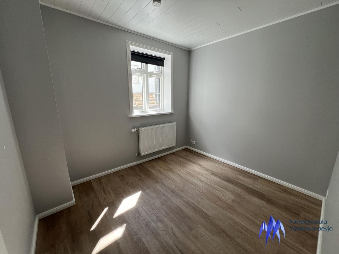 Vestmannabraut 33, 900 Vestmannaeyjabær