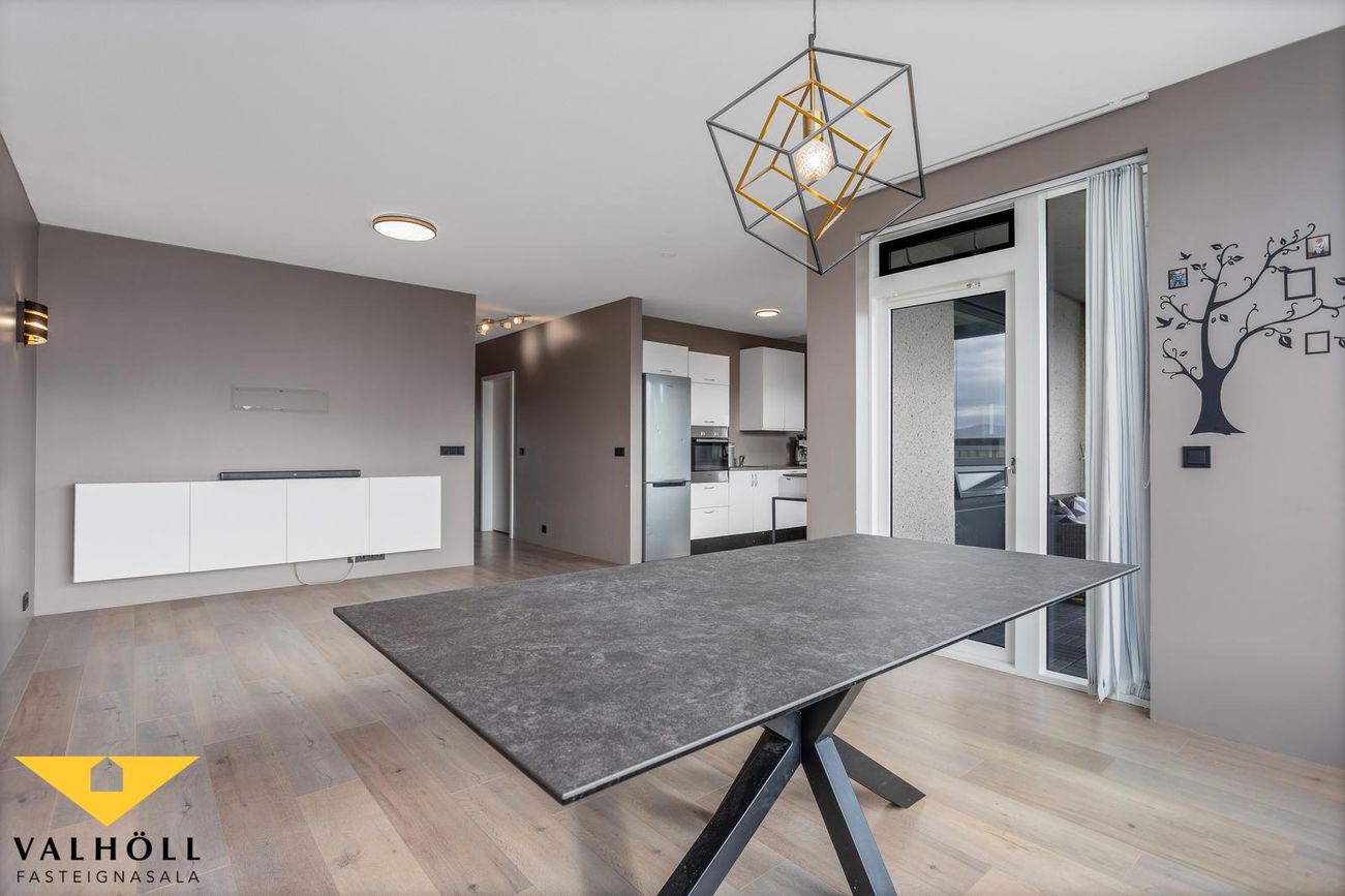 Helluvað 15 - 0301, 110 Reykjavík