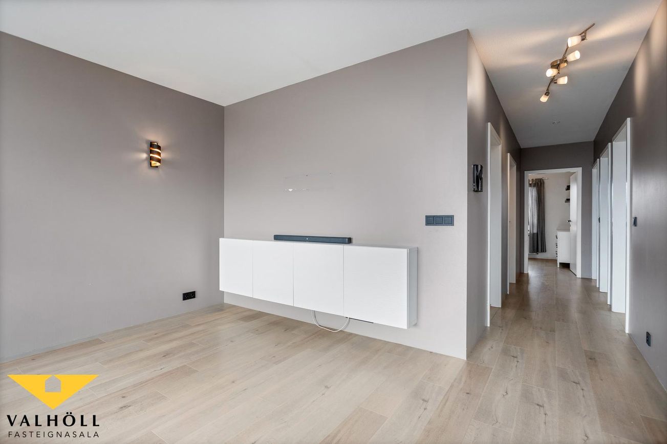 Helluvað 15 - 0301, 110 Reykjavík