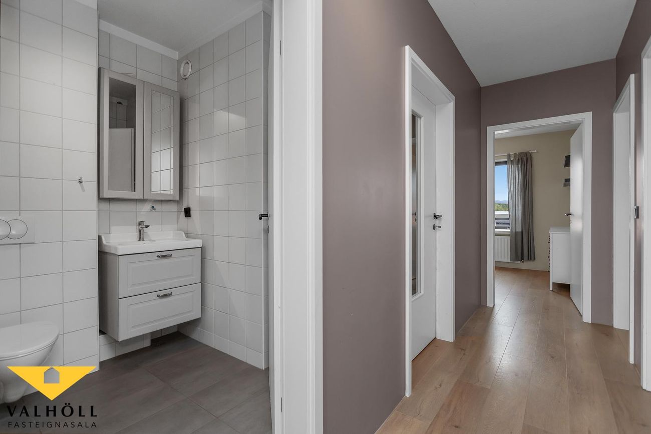 Helluvað 15 - 0301, 110 Reykjavík