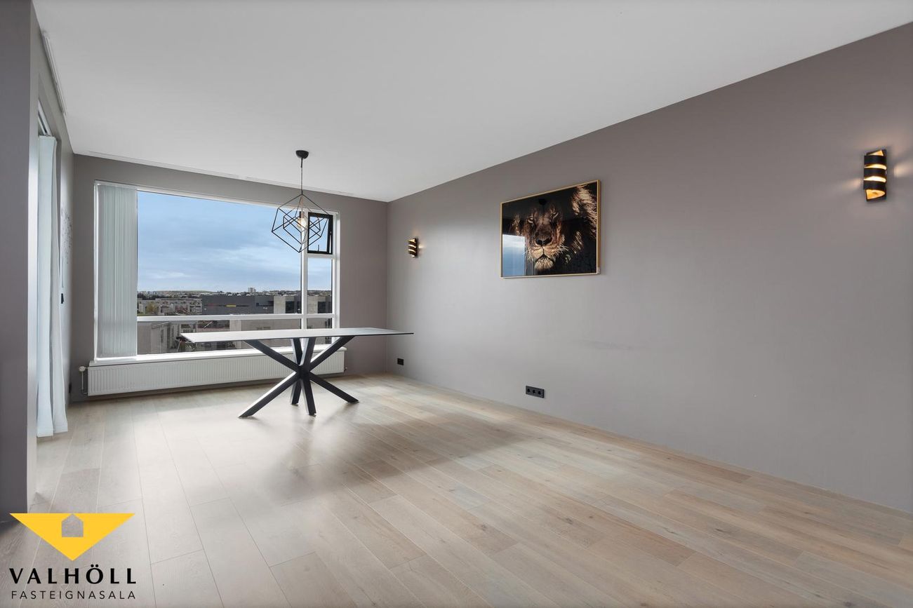 Helluvað 15 - 0301, 110 Reykjavík