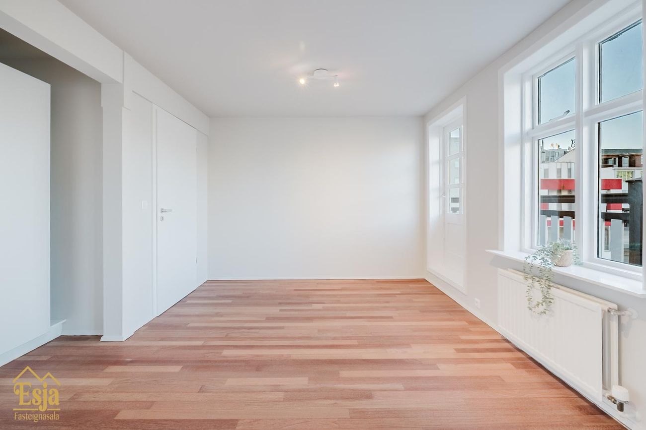 Hverfisgata 83, 101 Reykjavík