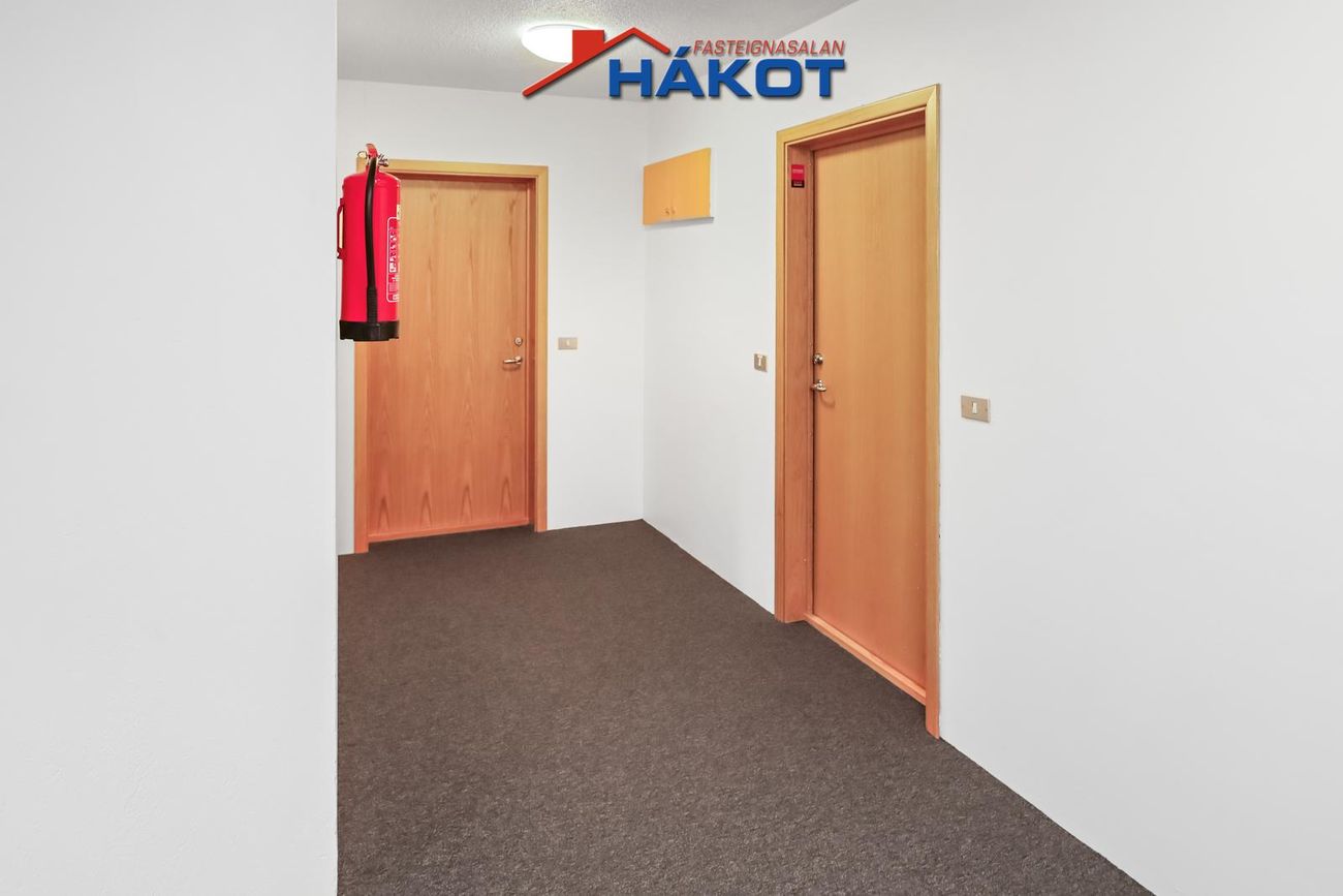 Vallarbraut 1, 300 Akranes