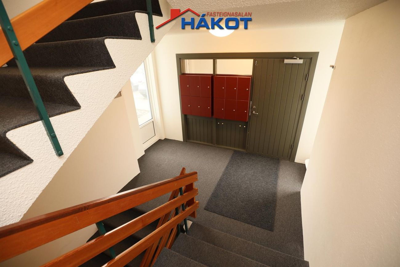Vallarbraut 1, 300 Akranes