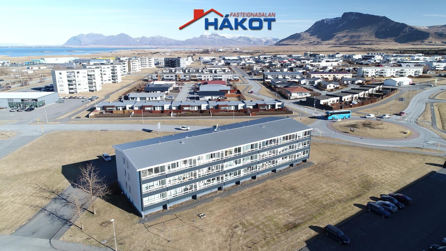 Vallarbraut 1, 300 Akranes