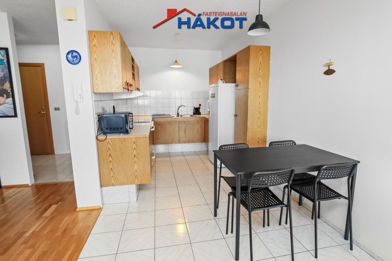 Vallarbraut 1, 300 Akranes