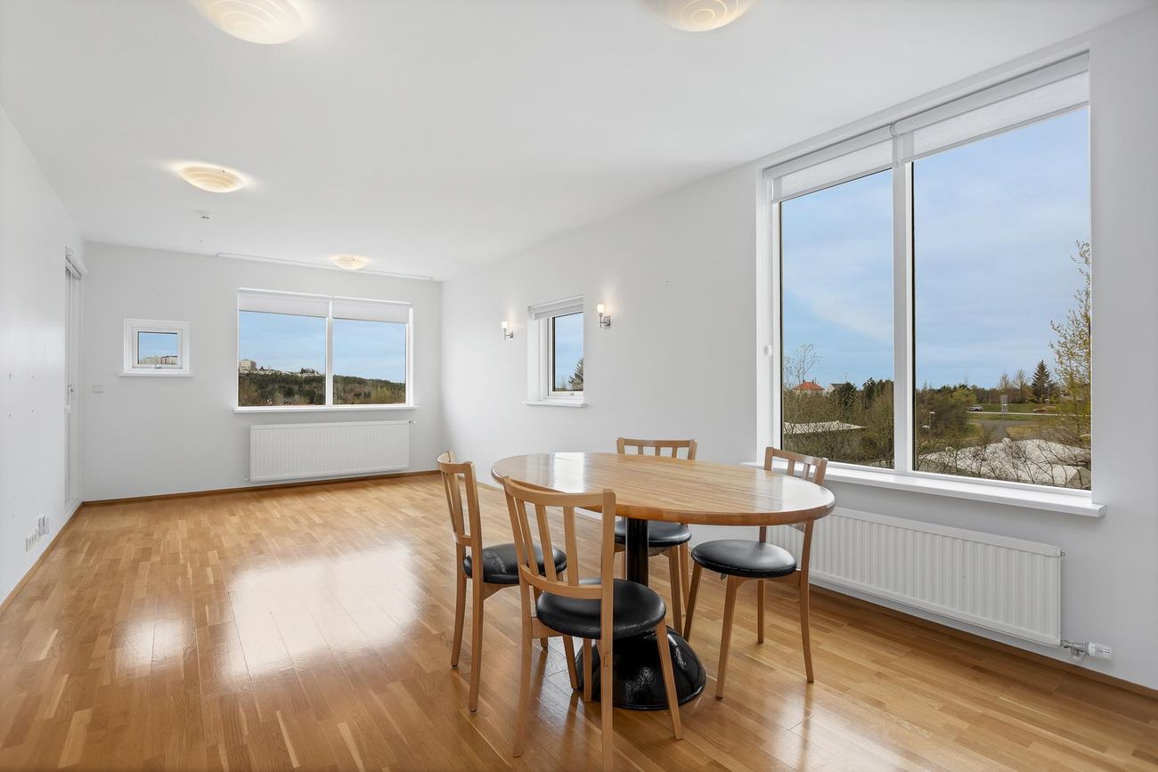 Hraunbær 103, 110 Reykjavík