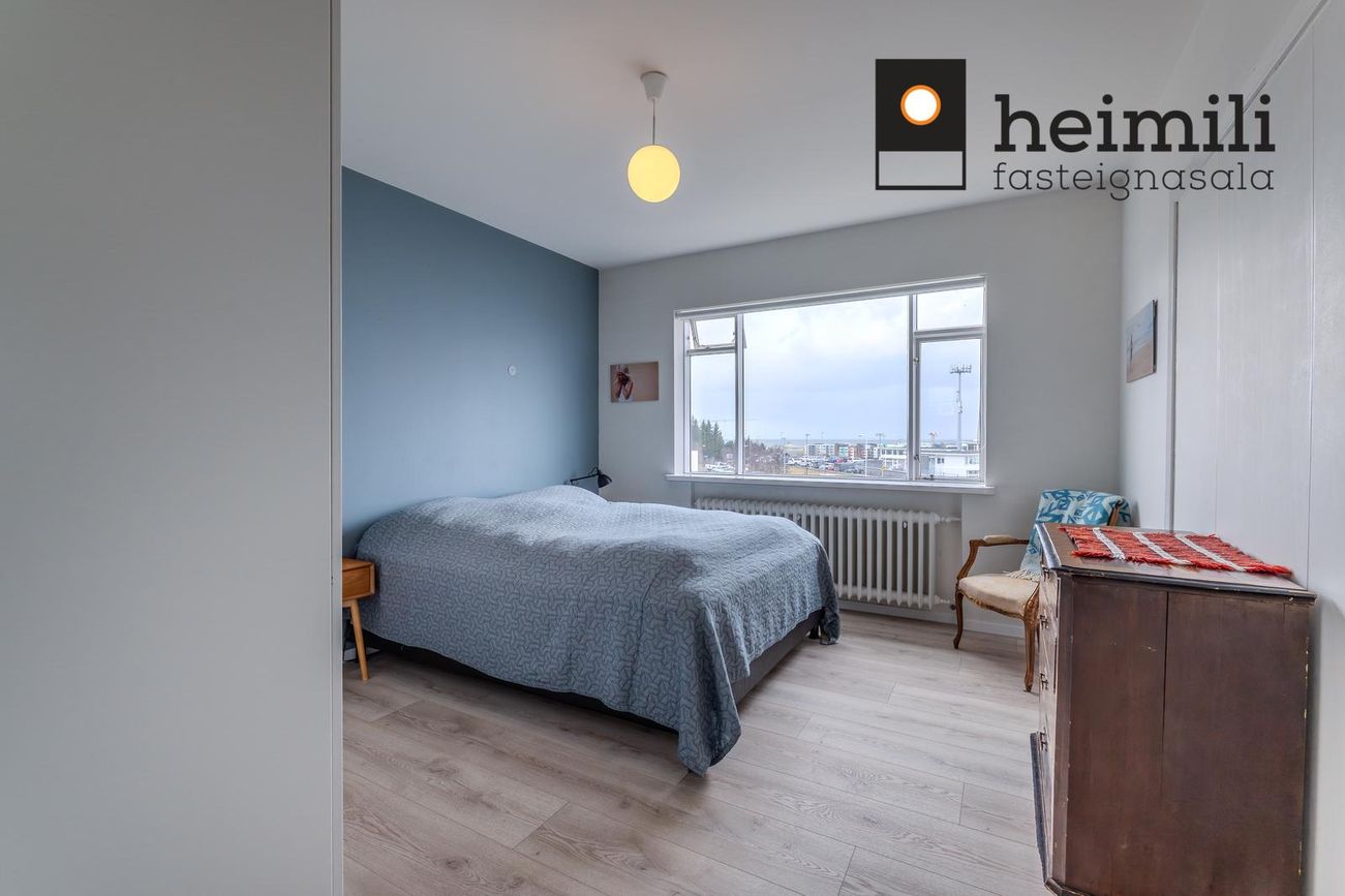 Eskihlíð 22, 105 Reykjavík