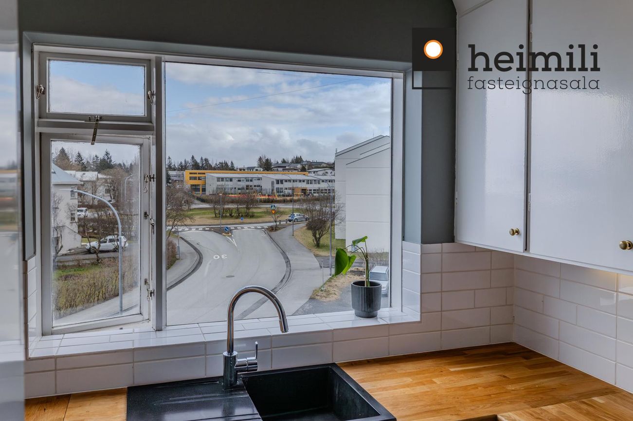 Eskihlíð 22, 105 Reykjavík
