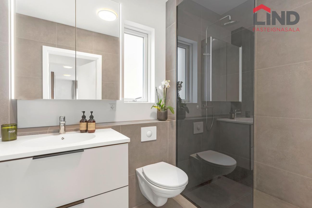 Hafnarbraut 8, 200 Kópavogur
