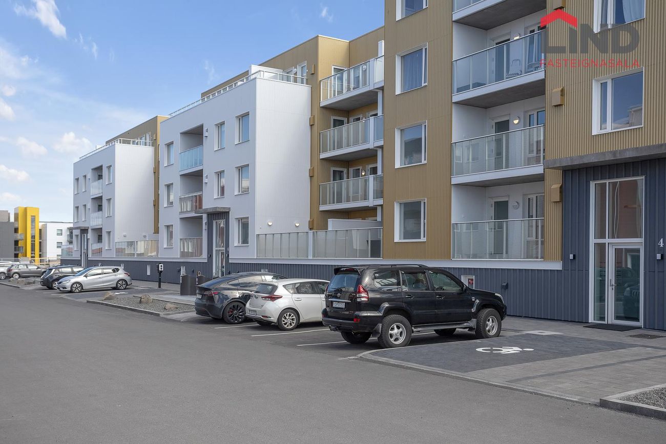 Hafnarbraut 8, 200 Kópavogur