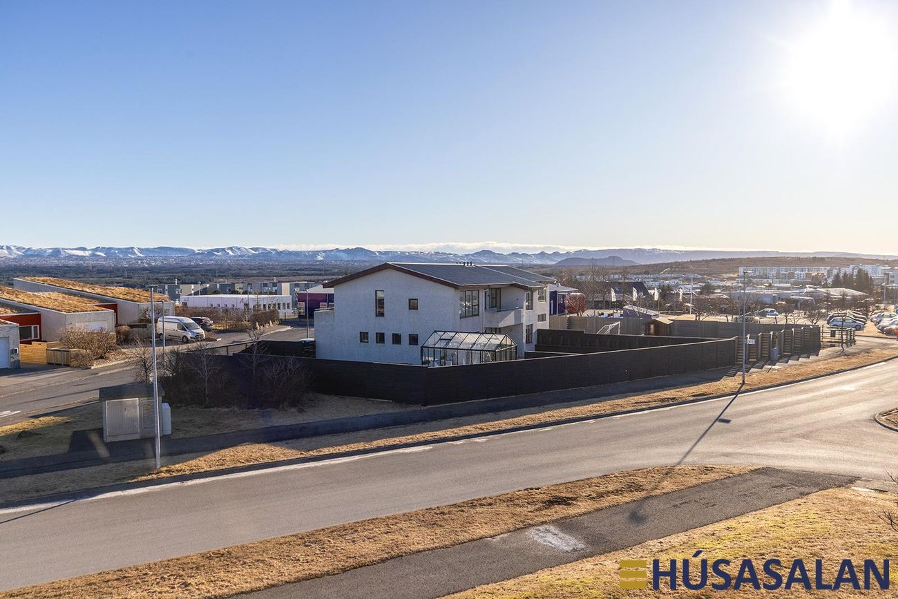 Álfkonuhvarf 39, 203 Kópavogur