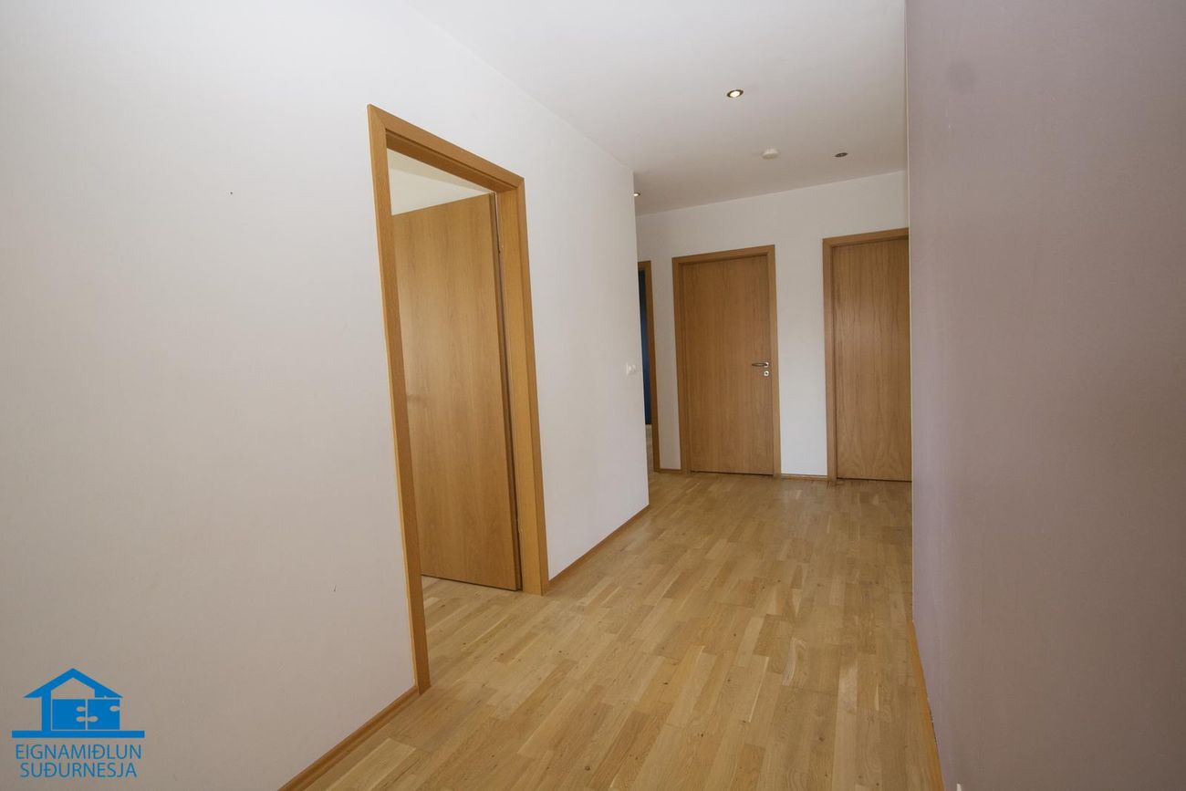 Tjarnabakki 4, 260 Reykjanesbær