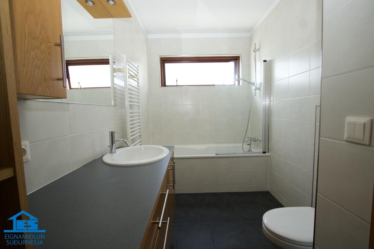 Tjarnabakki 4, 260 Reykjanesbær