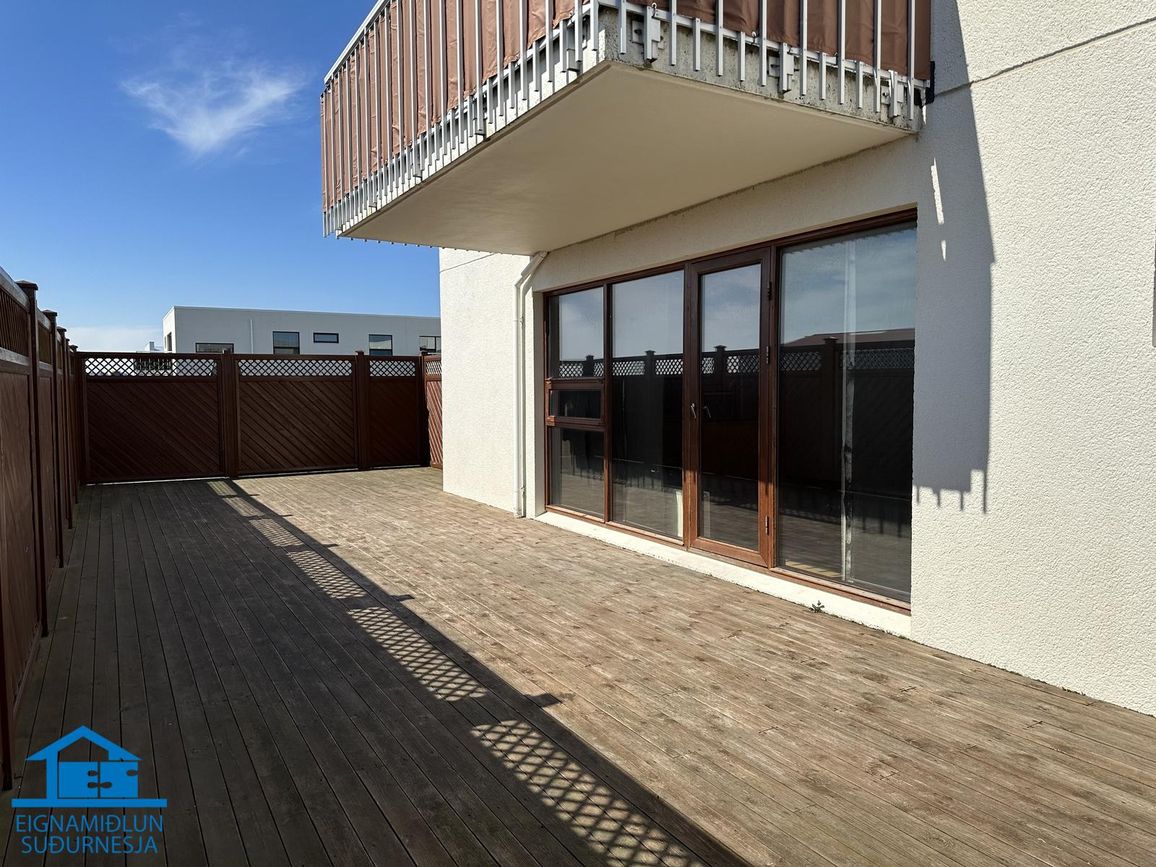 Tjarnabakki 4, 260 Reykjanesbær