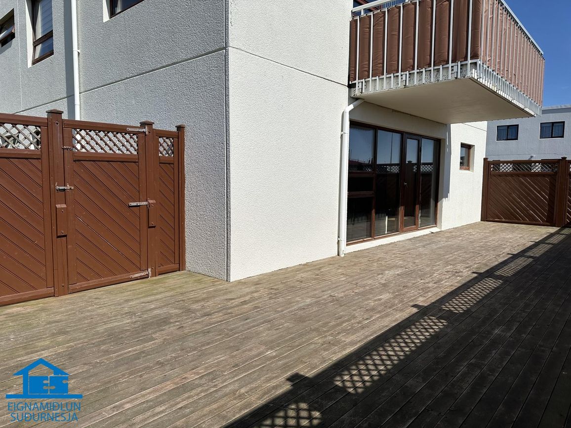 Tjarnabakki 4, 260 Reykjanesbær
