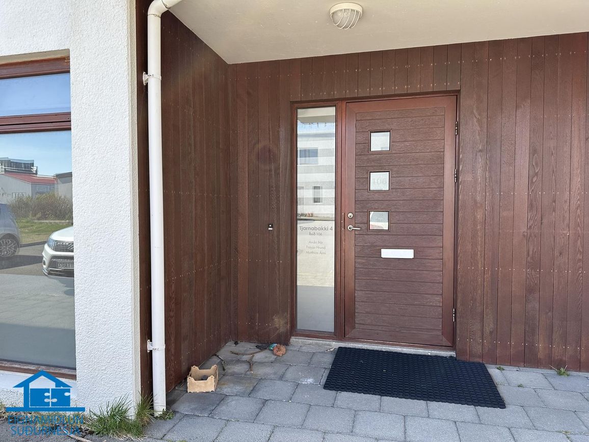 Tjarnabakki 4, 260 Reykjanesbær