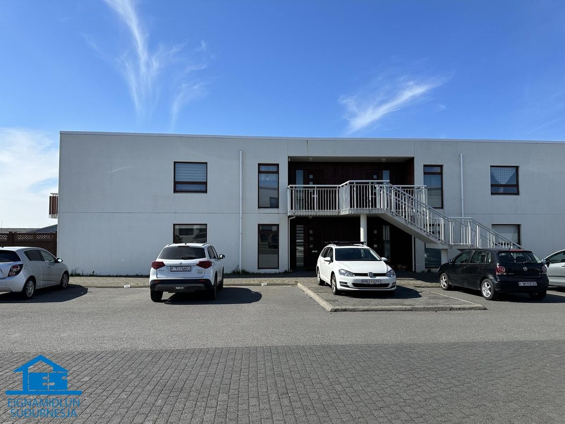 Tjarnabakki 4, 260 Reykjanesbær