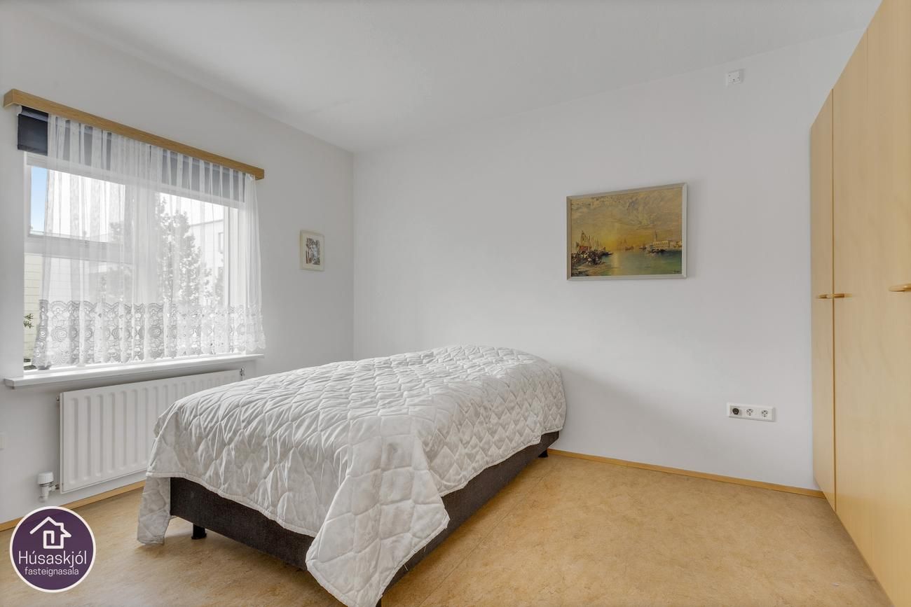 Sólvangsvegur 1, 220 Hafnarfjörður