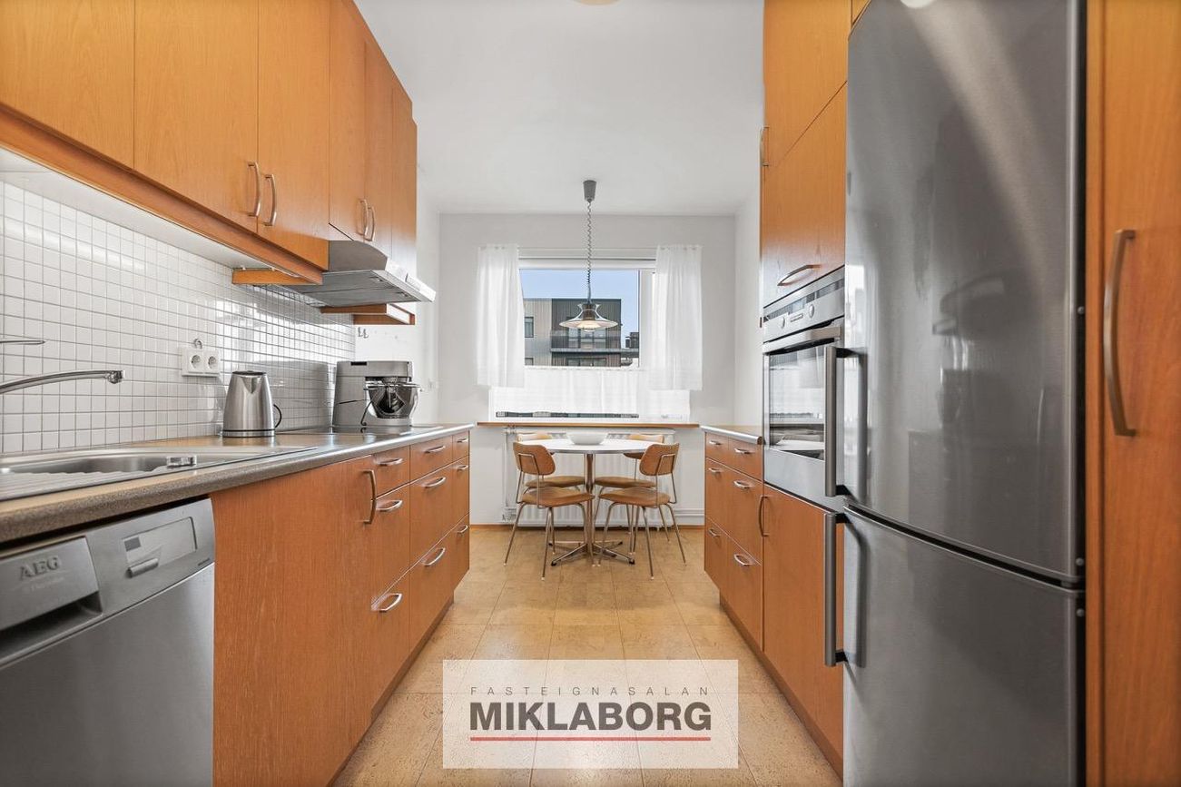 Hraunbær 2 - 0201, 110 Reykjavík