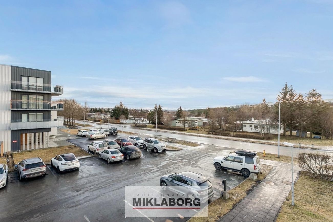 Hraunbær 2 - 0201, 110 Reykjavík