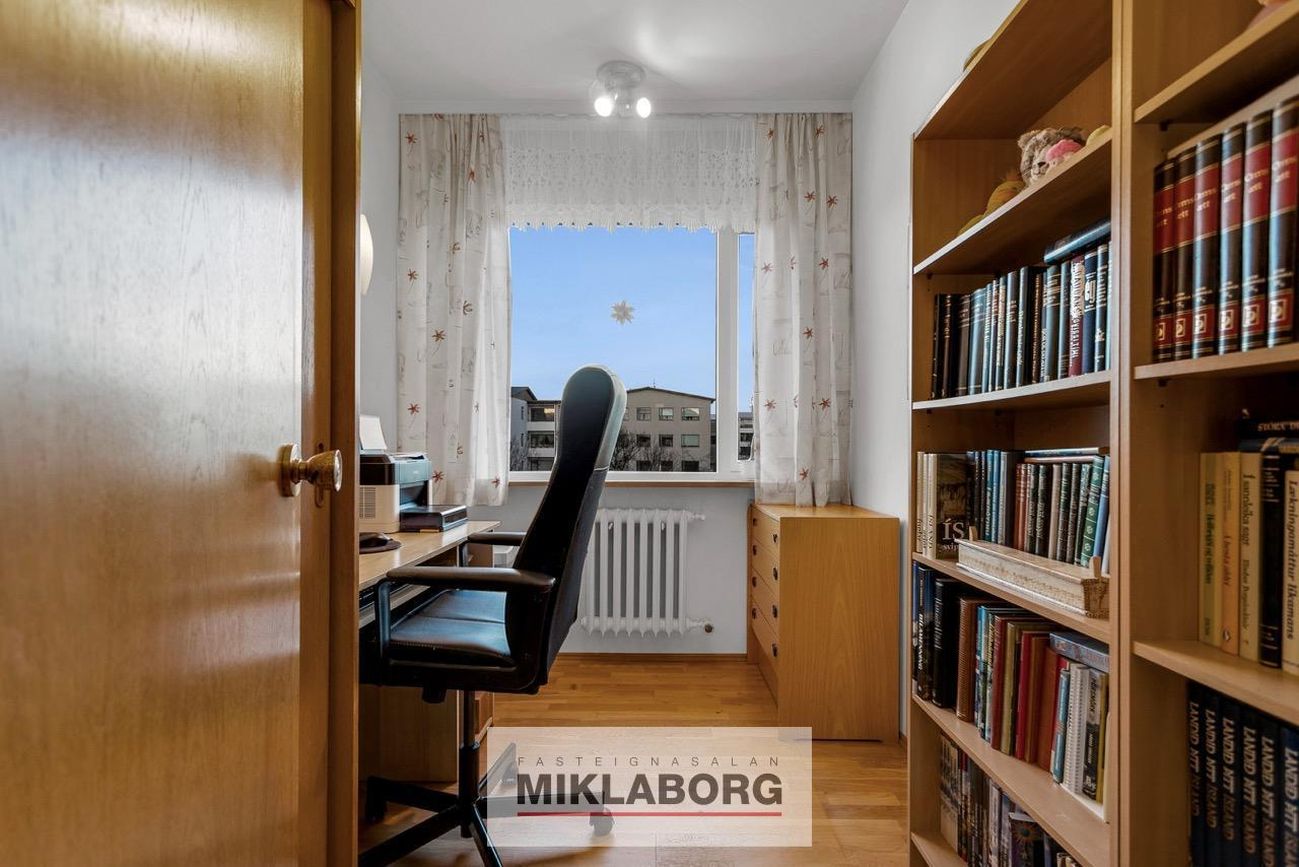 Hraunbær 2 - 0201, 110 Reykjavík