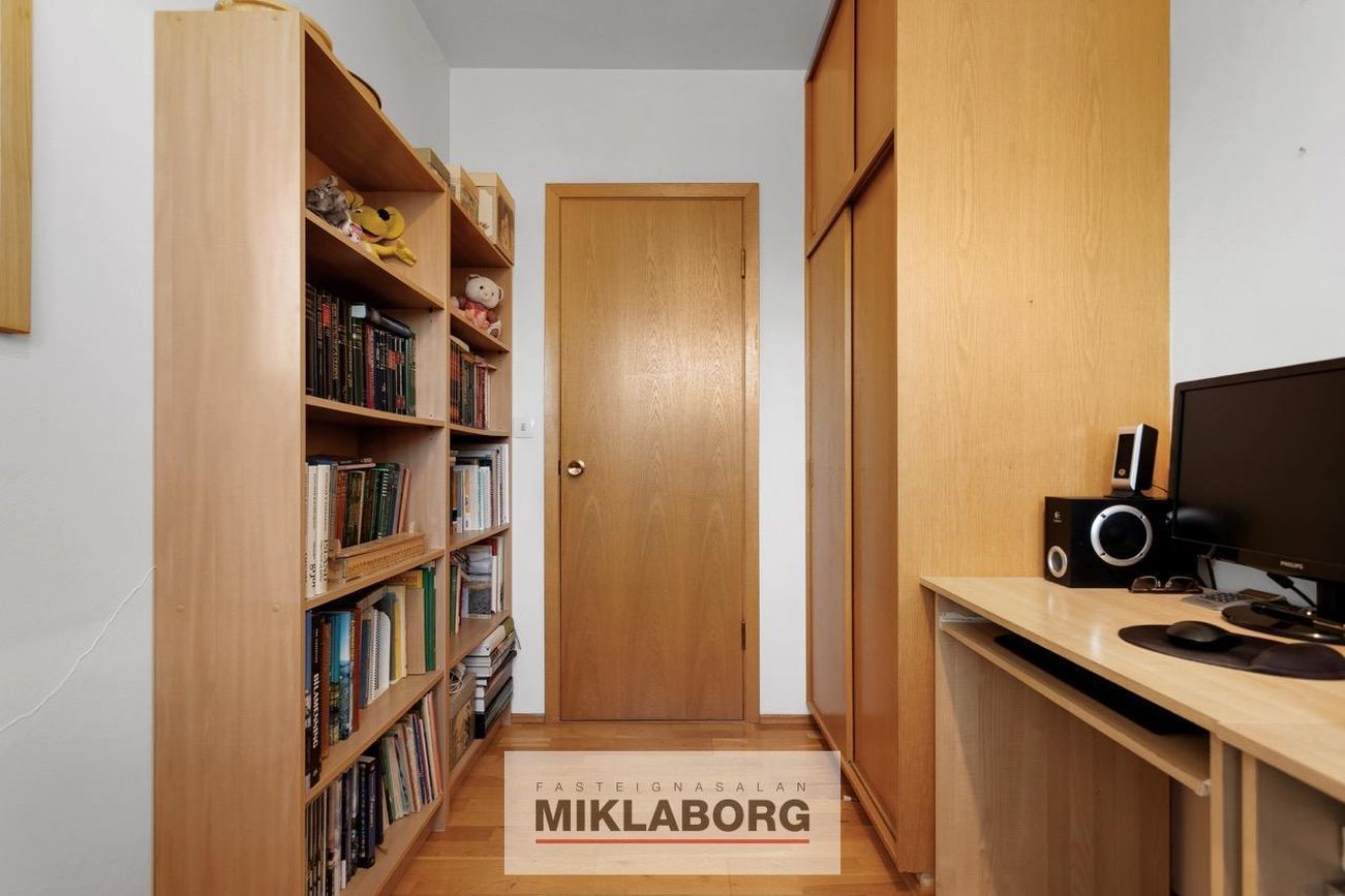 Hraunbær 2 - 0201, 110 Reykjavík