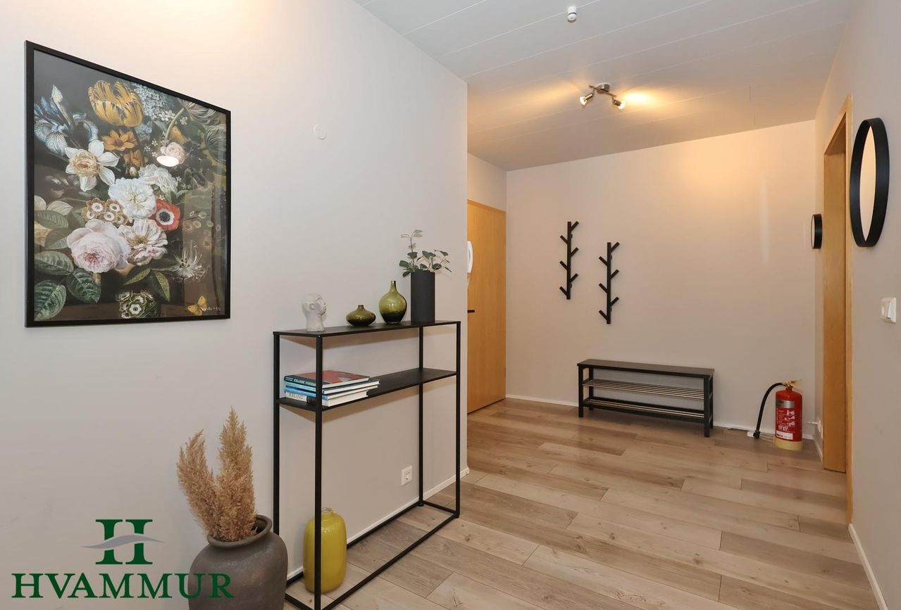 Hafnarstræti 100, 600 Akureyri