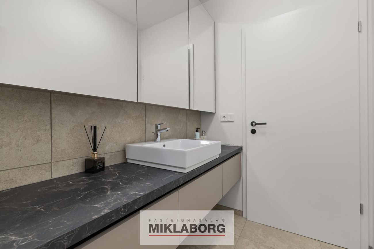Eirhöfði 7A, 110 Reykjavík