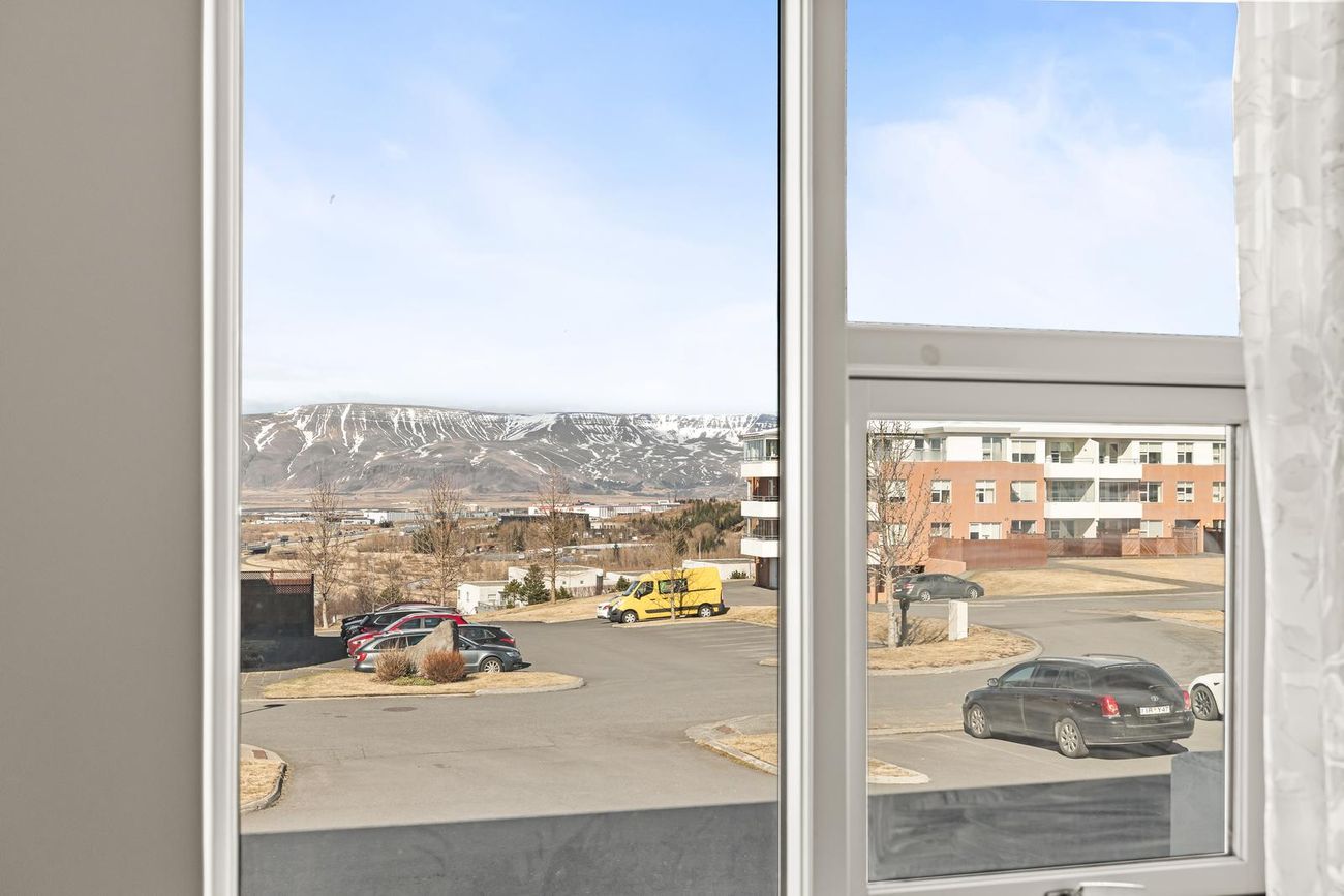 Kristnibraut 57, 113 Reykjavík