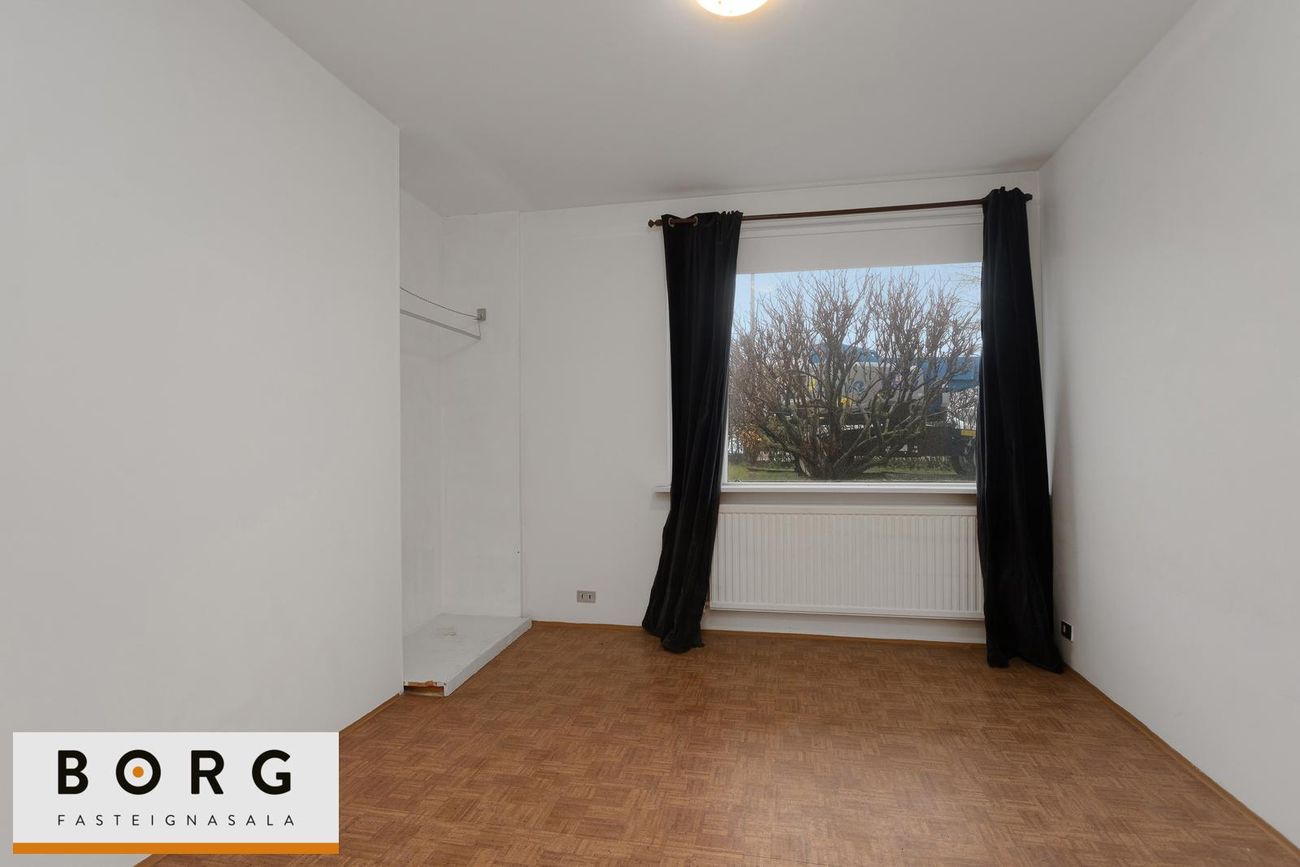 Hagamelur 52, 107 Reykjavík