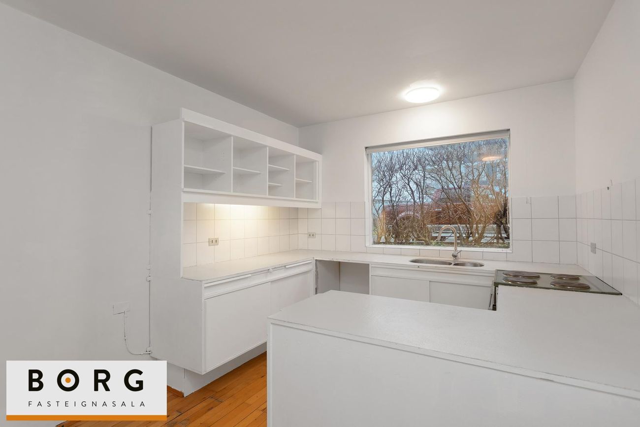 Hagamelur 52, 107 Reykjavík