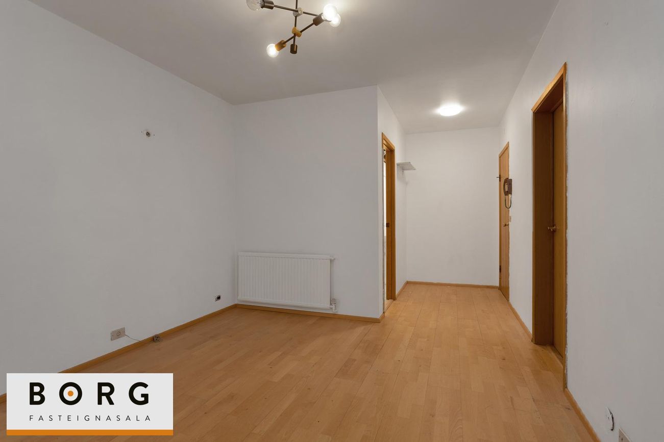 Hagamelur 52, 107 Reykjavík